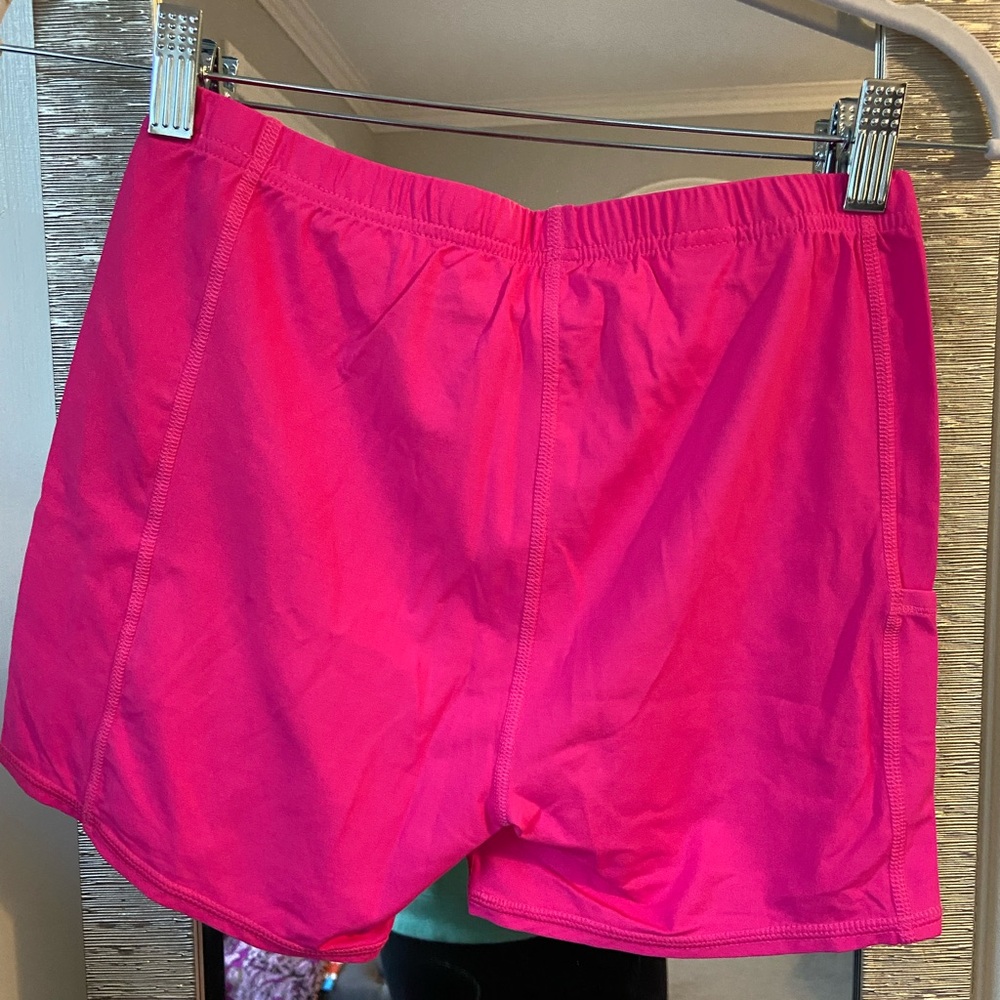 Lilly Pulitzer Vibrant Pink Athletic Shorts NWT - Picture 2 of 3